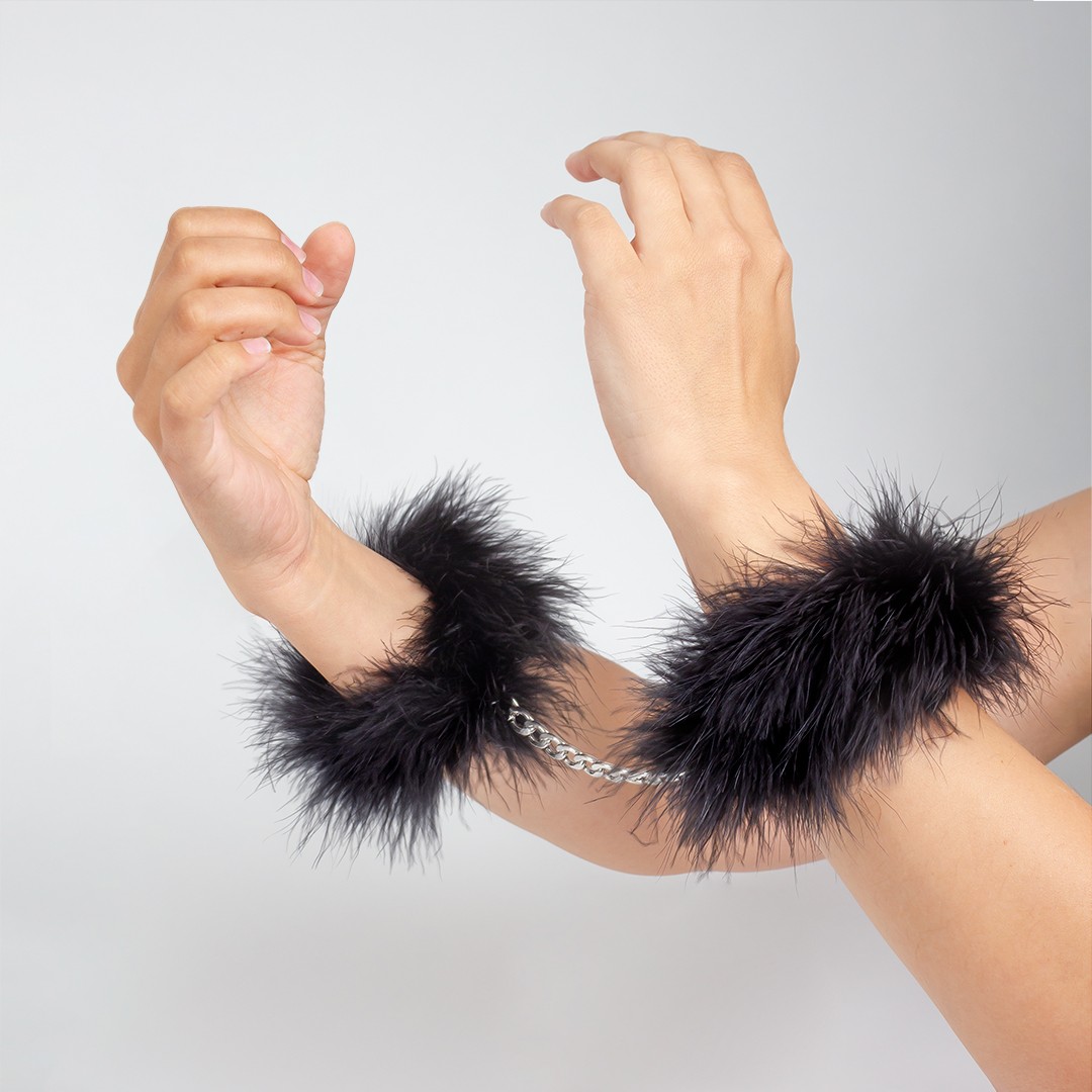 ESPOSAS SECRET HANDCUFFS MARABOU NEGRAS SECRET PLAY - Image 3
