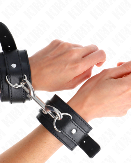 Algemas de pulso KINK pretas, ajustáveis, com uma fila de rebites