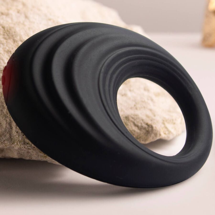 ROCKS- OFF - SPIRE ANILLO VIBRADOR PARA EL PENE NEGRO
