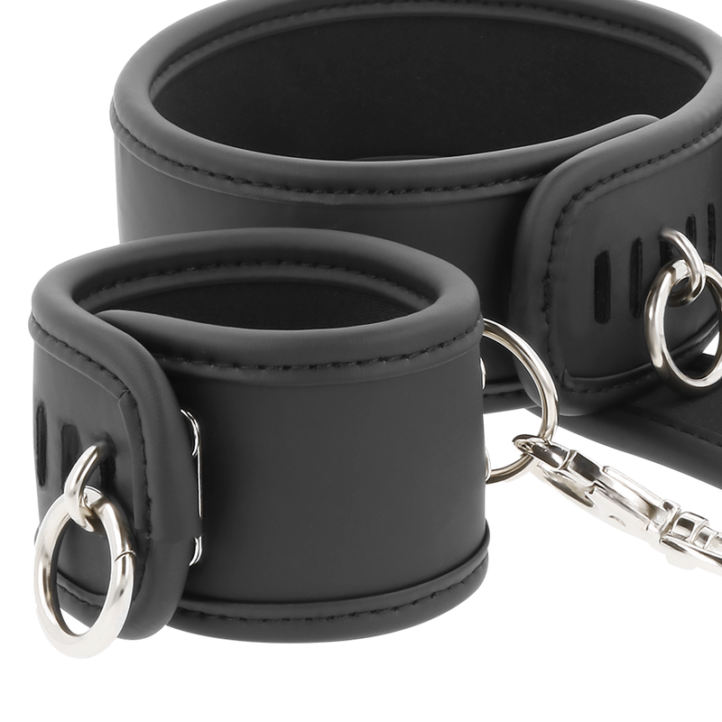 FETISH SUBMISSIVE - COLLAR Y ESPOSAS CUERO VEGANO CON FORRO DE NEOPRENO